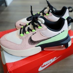 AUTHENTIC NIKE AIR MAX VERONA - Women’s sz 8 - worn once